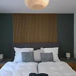Ferienbungalow Mit 2 Schlafzimmern, Sauna & Whirlpool דירה ורניגרוד