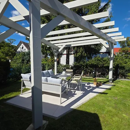 Ferienbungalow Mit 2 Schlafzimmern, Sauna & Whirlpool Apartment *