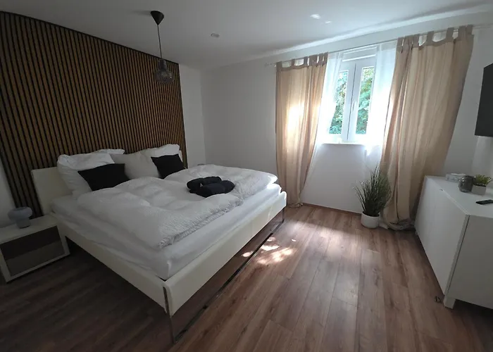 Ferienbungalow Mit 2 Schlafzimmern, Sauna & Whirlpool *