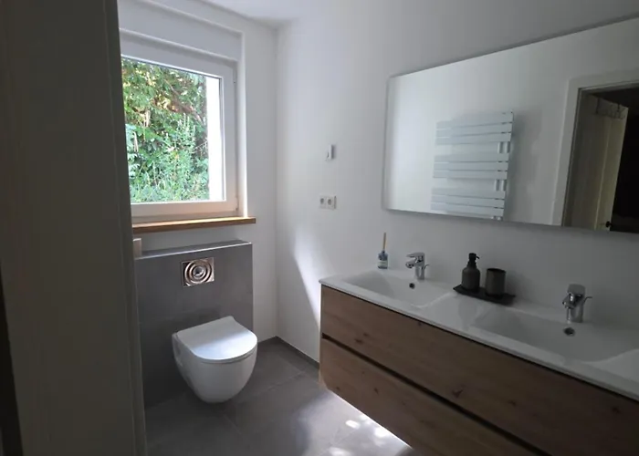Apartman Ferienbungalow Mit 2 Schlafzimmern, Sauna & Whirlpool *